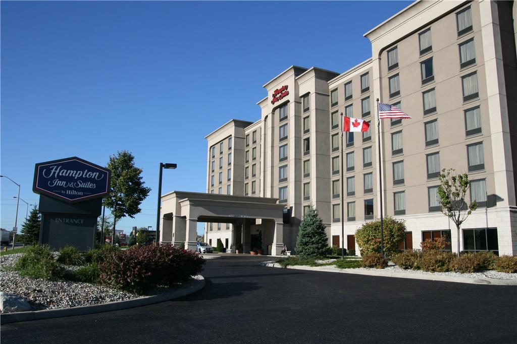 Hampton Inn & Suites By Hilton Windsor Exterior photo